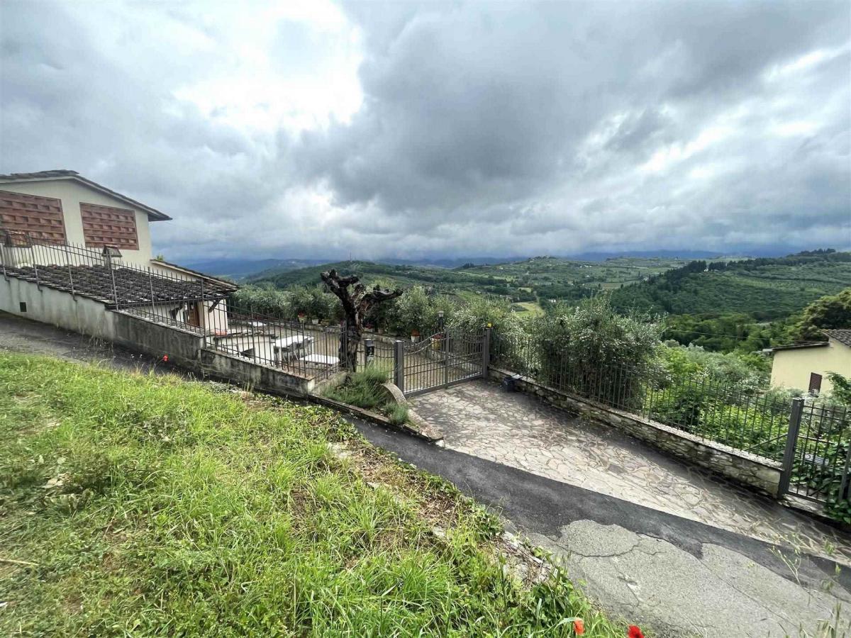 Apartamento T4 em Rignano sull'Arno, Italy N.º 1352