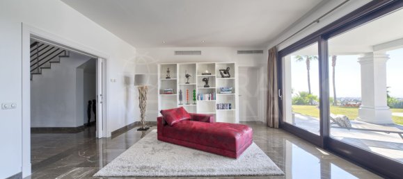 5 bedrooms Villa in Malaga, Spain No. 22686 22