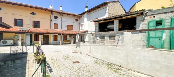 8 rooms House in Udine, Italy No. 21194 2