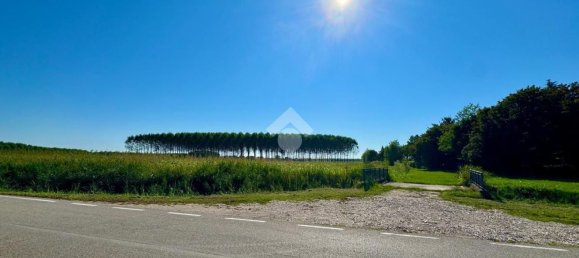 Land in Pordenone, Italy No. 358363 5