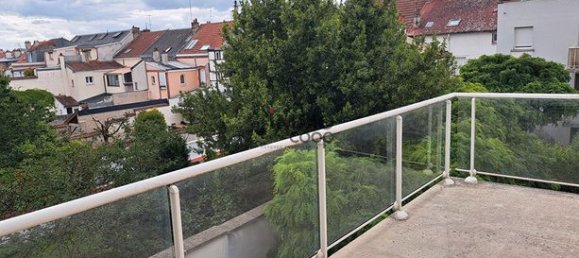 2 bedrooms Apartment in Reims, France No. 302201 2