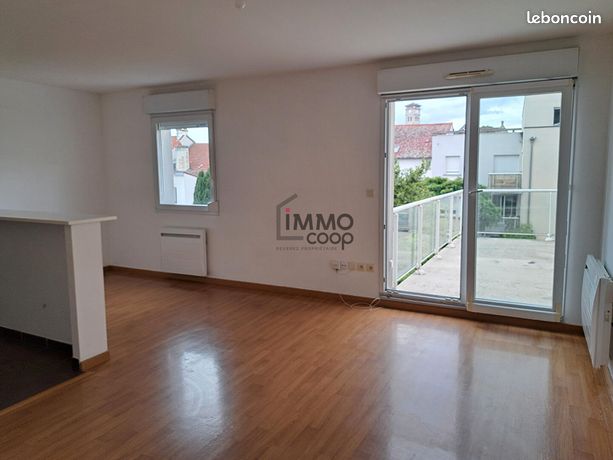 2 bedrooms Apartment in Reims, France No. 302201