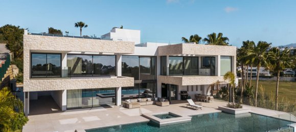 4 bedrooms Villa in Malaga, Spain No. 276688 18