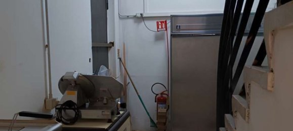 84m² Commercial property in Vedano al Lambro, Italy No. 314724 7