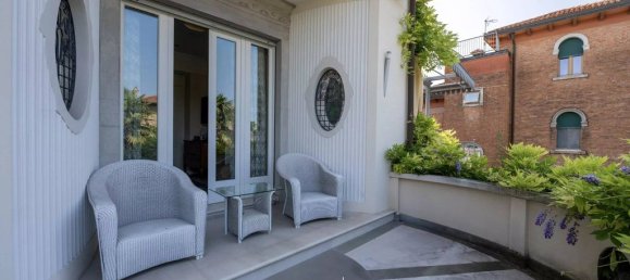3 bedrooms Villa in Venice, Italy No. 296911 25