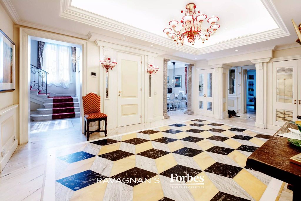 3 bedrooms Villa in Venice, Italy No. 296911