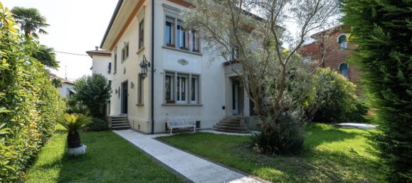 3 bedrooms Villa in Venice, Italy No. 296911 3