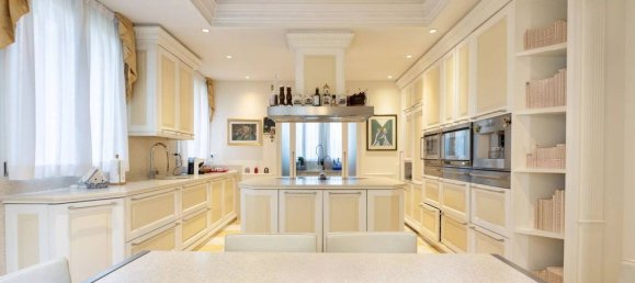 3 bedrooms Villa in Venice, Italy No. 296911 9