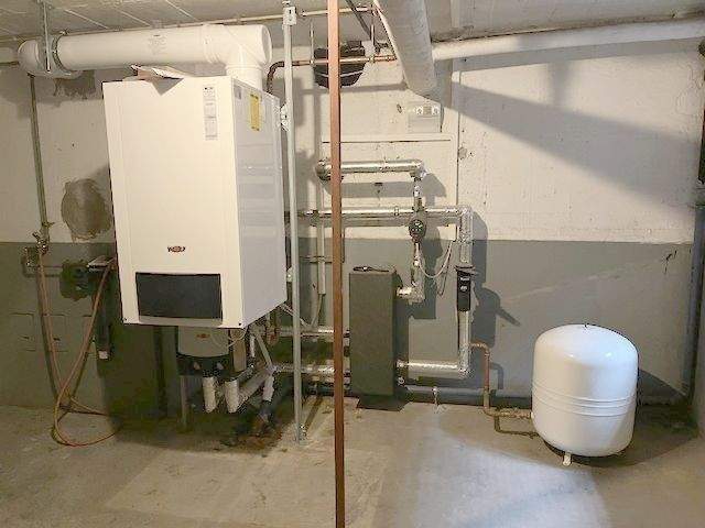 Edificio de 52 habitaciónes en Duren, Germany No. 359372