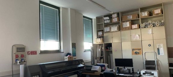 5 rooms Commercial property in Venegono Inferiore, Italy No. 354242 8