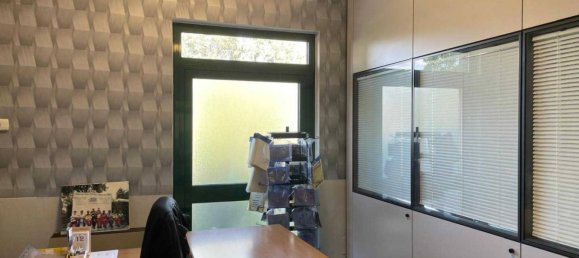 5 rooms Commercial property in Venegono Inferiore, Italy No. 354242 10