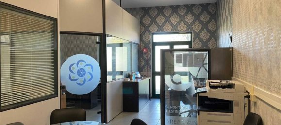 5 rooms Commercial property in Venegono Inferiore, Italy No. 354242 5