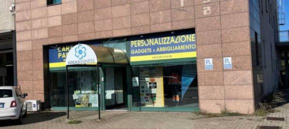 5 rooms Commercial property in Venegono Inferiore, Italy No. 354242 12