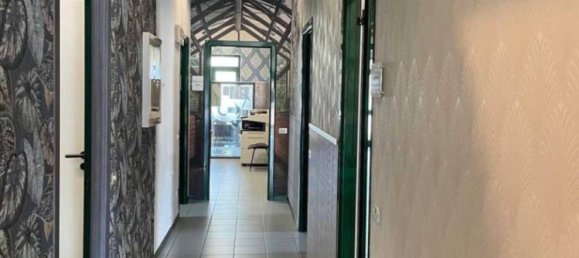 5 rooms Commercial property in Venegono Inferiore, Italy No. 354242 4