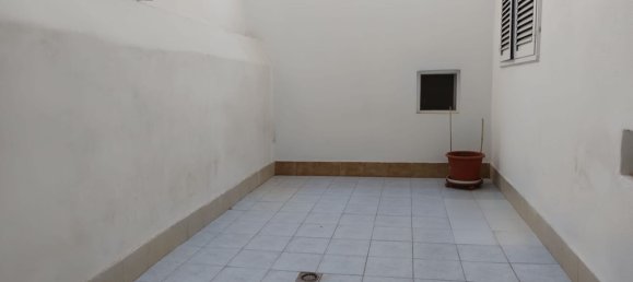 Квартира с 4 комнатами в Бари, Италия № 31272 17