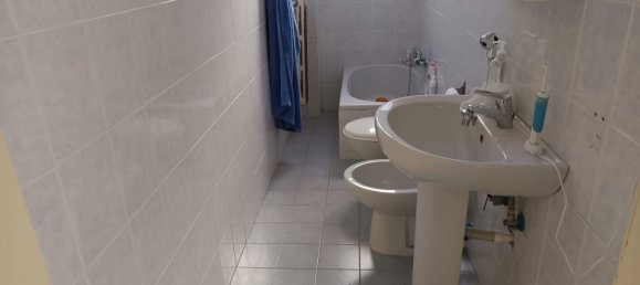 Квартира с 4 комнатами в Бари, Италия № 31272 2