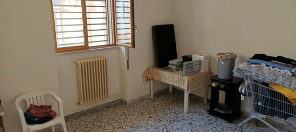 Квартира с 4 комнатами в Бари, Италия № 31272 11