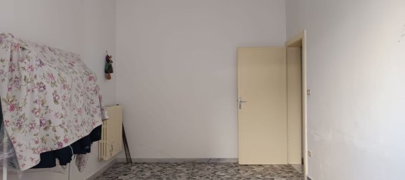 Квартира с 4 комнатами в Бари, Италия № 31272 6