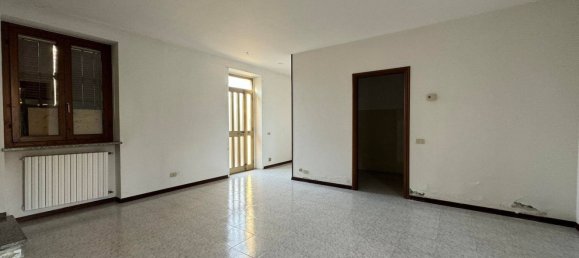 Дом с 4 спальнями в Ломелло, Италия № 365313 3