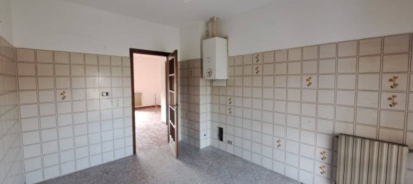 2 bedrooms Apartment in Villafranca in Lunigiana, Italy No. 274188 3