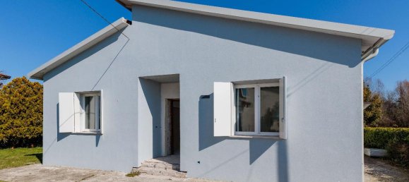 5 rooms House in Quarto d'Altino, Italy No. 11614 4