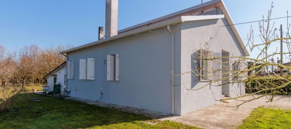 5 rooms House in Quarto d'Altino, Italy No. 11614 23