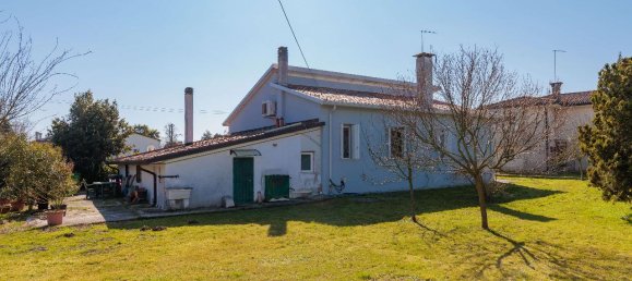 5 rooms House in Quarto d'Altino, Italy No. 11614 6