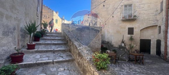 Квартира с 68 комнатами в Матера, Италия № 166064 13