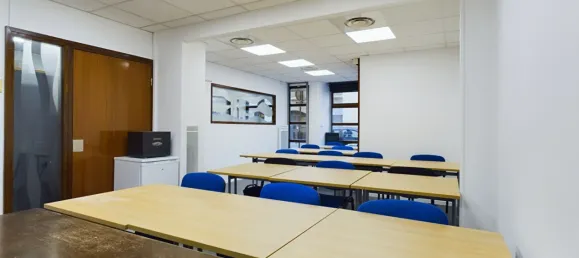 216m² Commercial property in Paris, France No. 319033 14