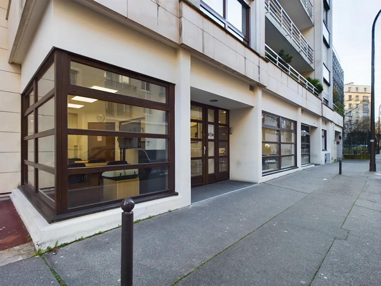 216m² Commercial property in Paris, France No. 319033