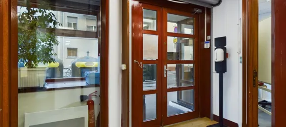 216m² Commercial property in Paris, France No. 319033 5