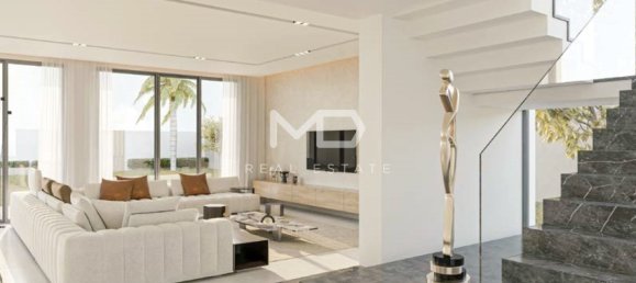 4 bedrooms Villa in Abu Dhabi, UAE No. 47576 2