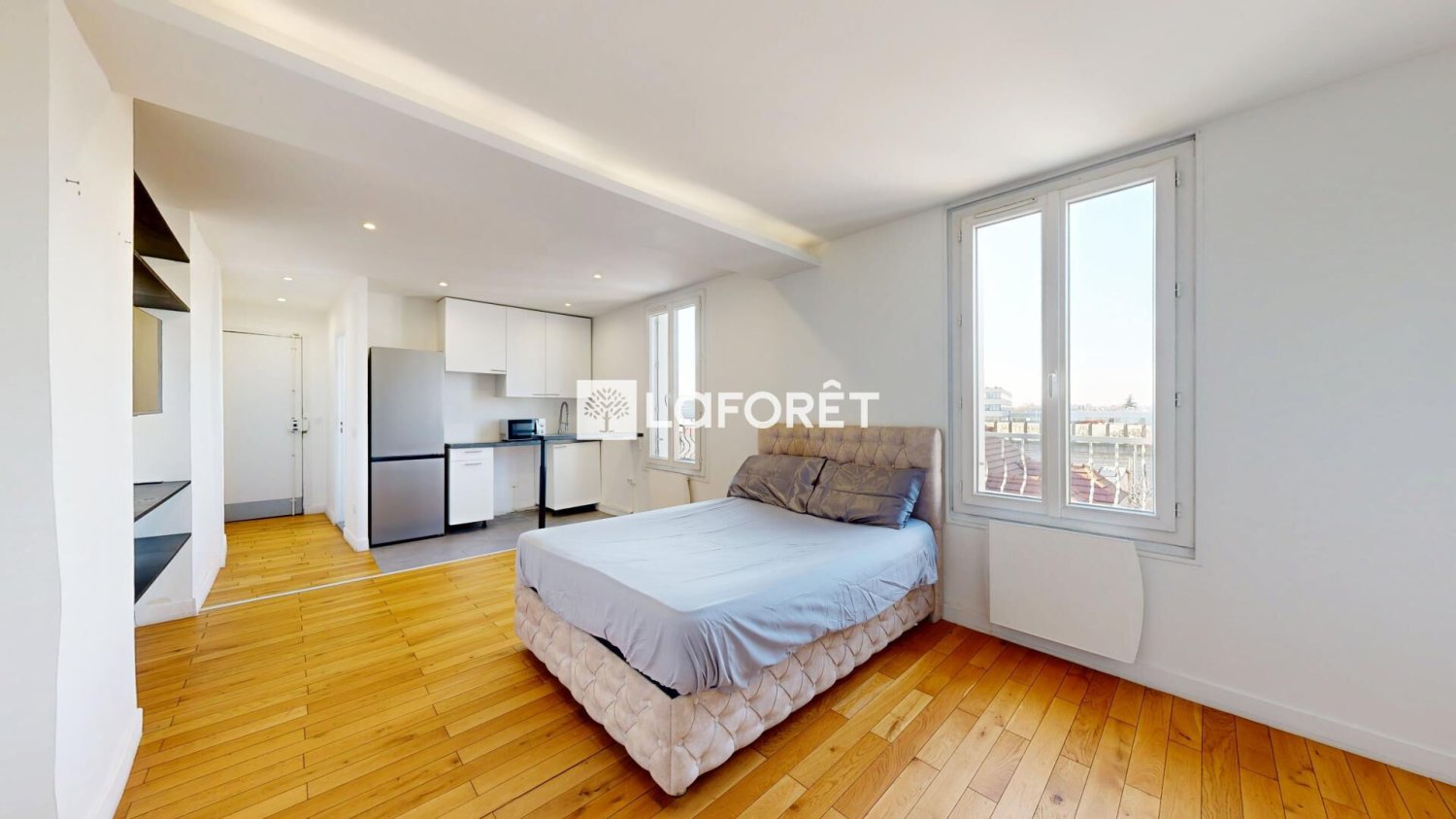 Studio in Nanterre, France No. 121614