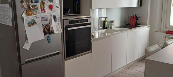 6 rooms Apartment in Prato, Italy No. 148780 11