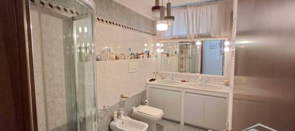 2 bedrooms Apartment in Florence, Italy No. 328807 21