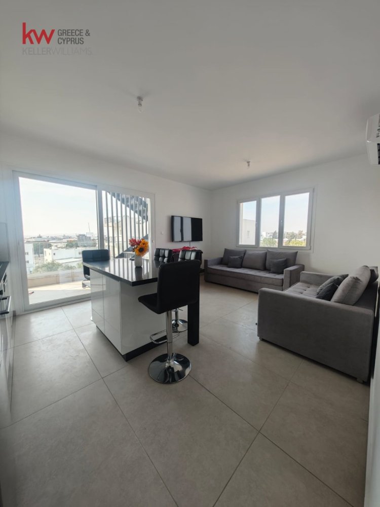 Квартира с 2 спальнями в Ларнака, Кипр № 26333