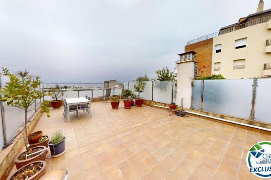 3 bedrooms Duplex in Roses, Spain No. 252152