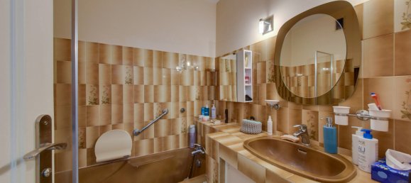 Квартира с 2 спальнями в Гренобль, Франция № 199842 12