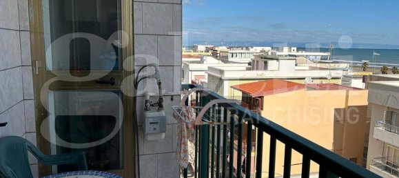 4-salle Appartement à Margherita di Savoia, Italy No. 32080 10