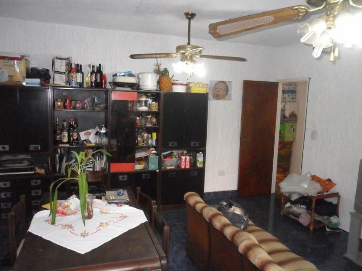 Apartamento de 2 dormitorios en Buenos Aires, Argentina No. 86747