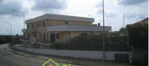 6-salle Appartement à Piansano, Italy No. 201173 2