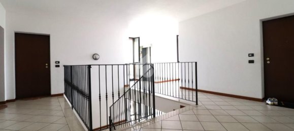 Квартира с 2 спальнями в Порто Мантовано, Италия № 359683 13