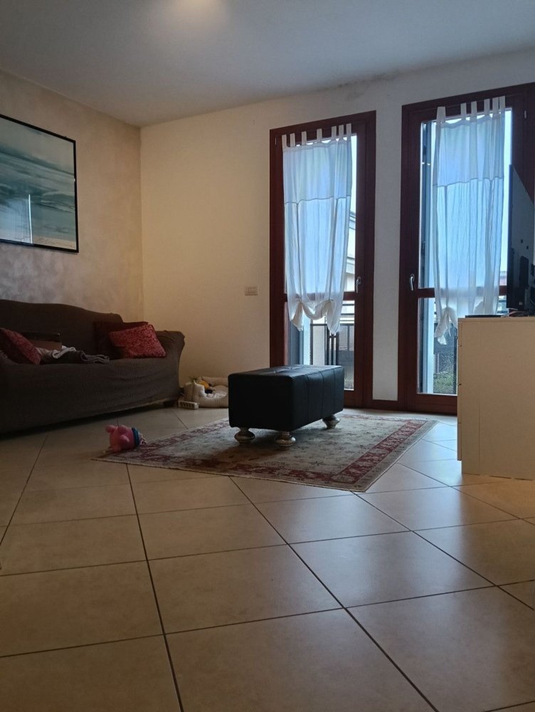 3-salle Appartement à Vigonovo, Italy No. 212895