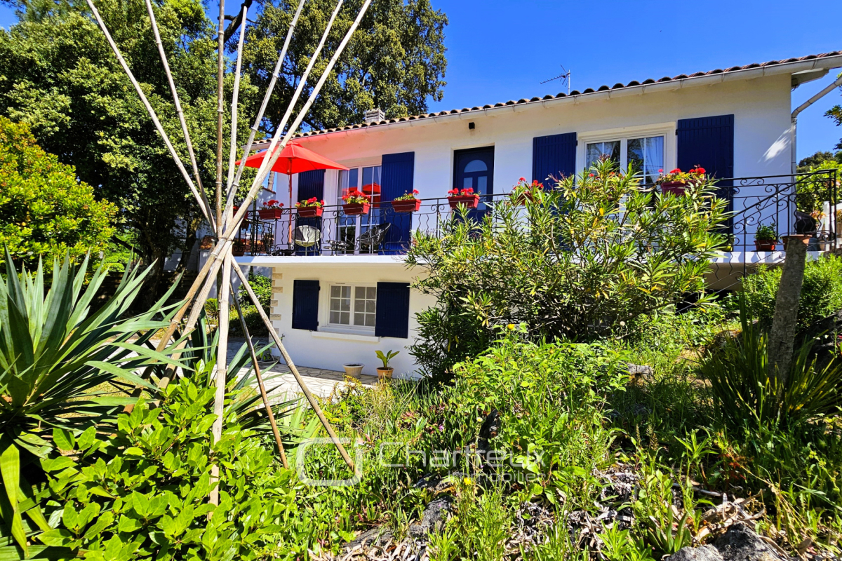 Villa de 4 dormitorios en Saint-Georges-de-Didonne, France No. 294193