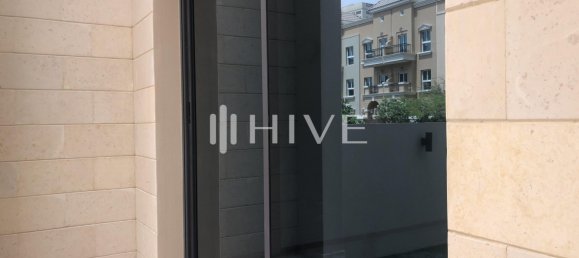 Villa de 4 dormitorios en Jumeirah Village Circle, UAE No. 53999 9