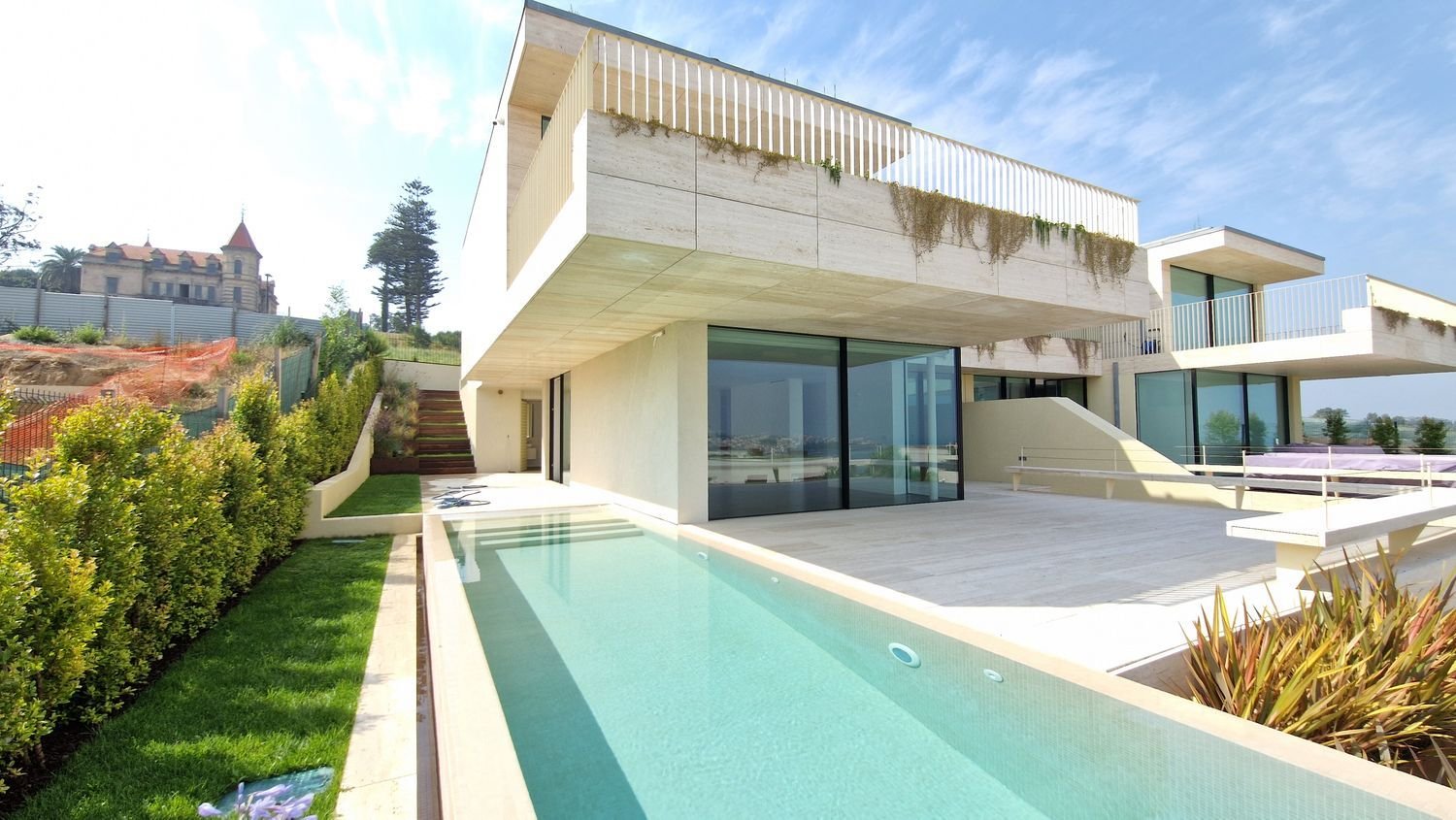 4 bedrooms House in Vila Nova de Gaia, Portugal No. 242009