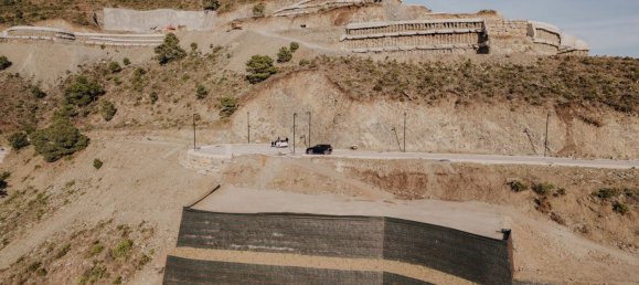  Land in Benahavis, Spain No. 73404 3