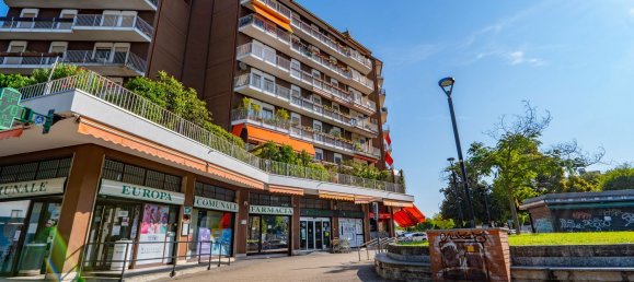 Propiedad comercial en San Donato Milanese, Italy 211 m² No. 285876 4