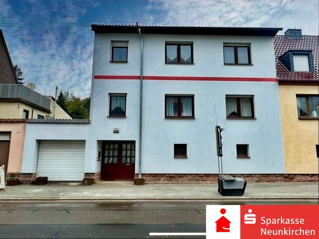 Таунхаус с 3 спальнями в Нойнкирхен, Германия № 45027