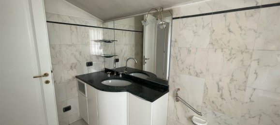 2 bedrooms House in Venice, Italy No. 79455 10